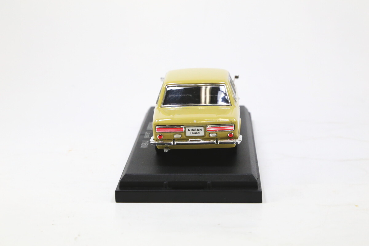 NISSAN Laurel (1968) 1/43 Scale Miniature Car Free shipping Japan