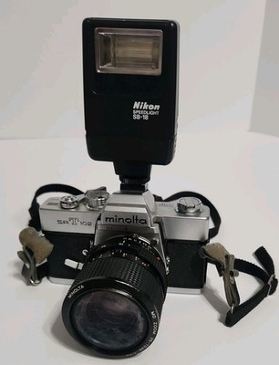 VTG Minolta SRT 102 35mm SLR Camera w/ MD 35-70mm 1:3.5 lens Nikon SB 18 Flash 