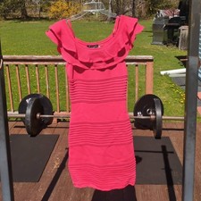Guess LA Sz 4 Hot Pink Dress Bodycon Barbiecore Elle Woods Legally Blonde Ruffle