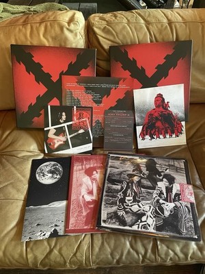White Stripes Icky Thump X Box Set, TMR Vault 33. Read Description