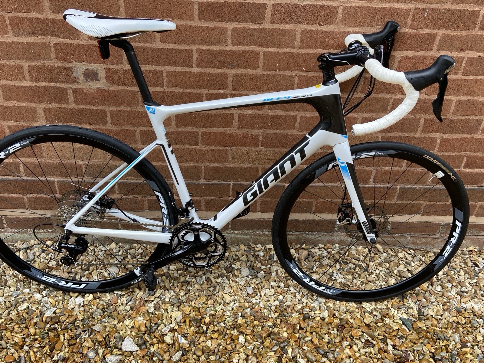 Giant Defy Advanced 1 ML Carbon Road Bike 2018