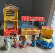 Vintage Mattel 1975 Hub Bubs Happy Hollow Playset  Lot Mail Truck School House