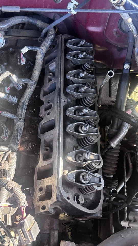 一对 351 W 福特气缸盖 — 第 2/4 张图片