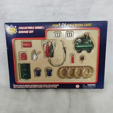 WT Garage Collectible Series 1:24 Scale Model Car Garage Accessory Set Diorama