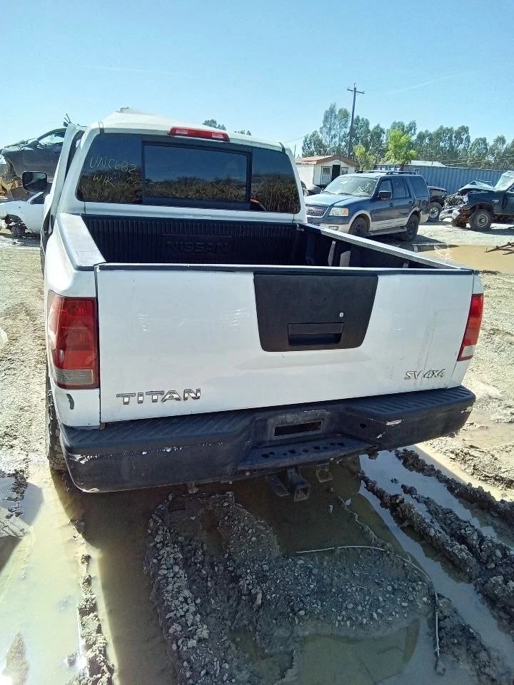 Antena usada compatible con: Nissan Titan Grade A 2012 Foto 3 de 4