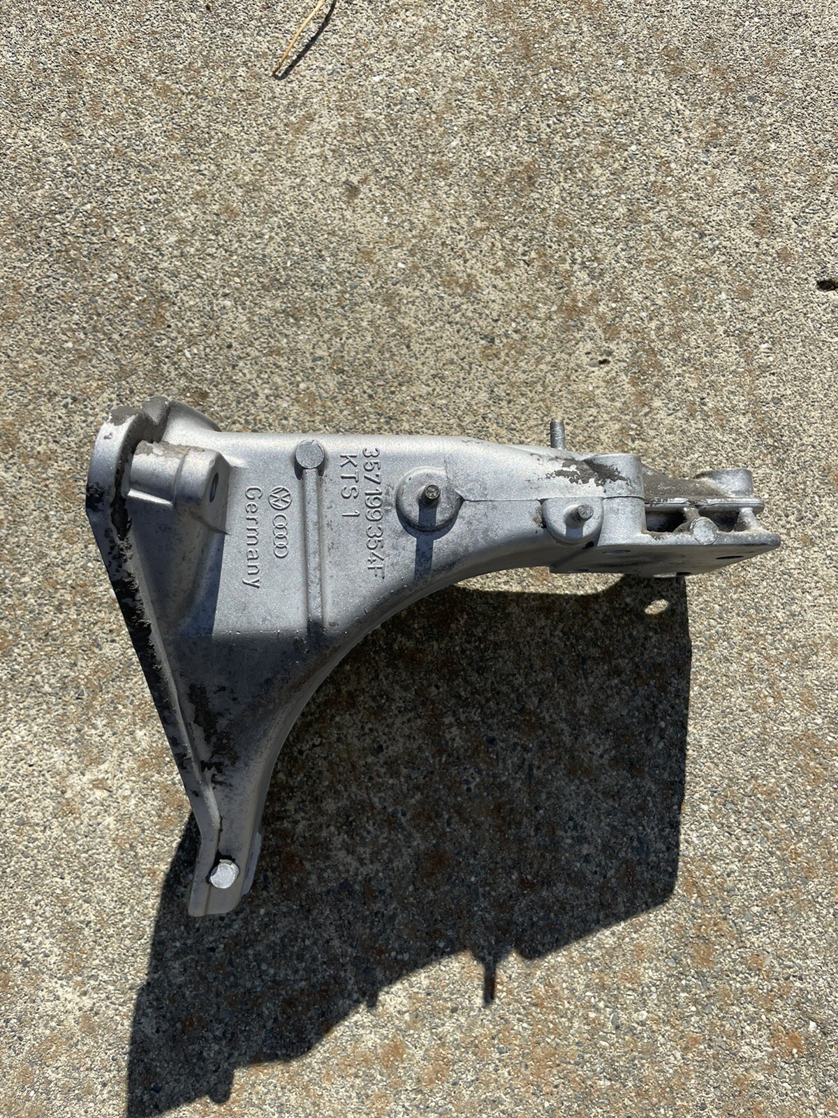 VW Golf Jetta Passat Syncro Engine Motor Mount 357199354F | eBay