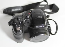 Fujifilm FinePix S Series S1000fd Digital Camera with Case - For Parts or Repair