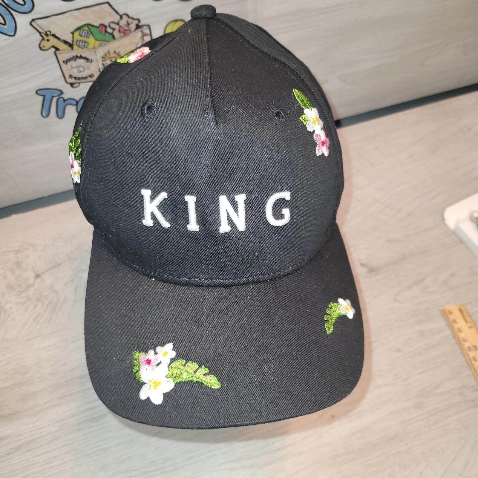 Casquette chapeau réglable King Reign Supreme noire snapback fleur brodée excellent état 