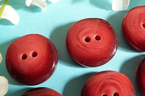 326BISC Superb Vintage Buttons "Framboisine" Red Pink Lot 6 Buttons Ep. 1960 - Picture 2 of 4