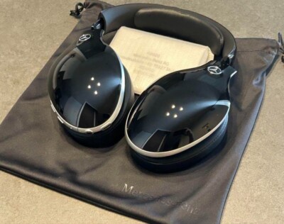 Mercedes-Benz HEADPHONES 223-820-99-03 Black WIRELESS Storage bag