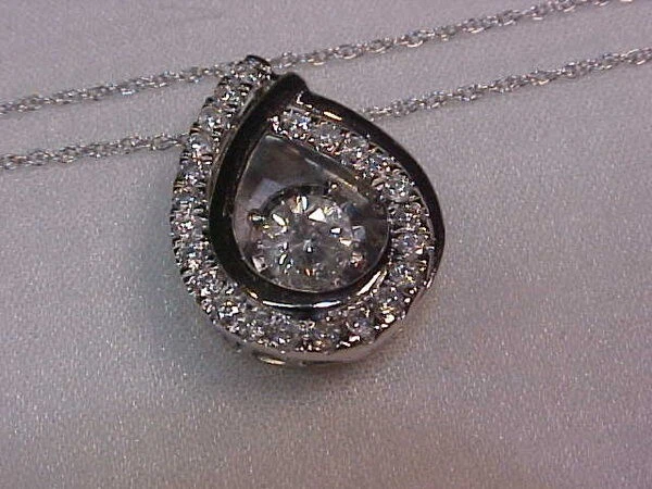 ESTATE NATURAL SHIMMERING DIAMOND PENANT WITH CHAIN 14K WHITE GOLD - Image 3 of 4