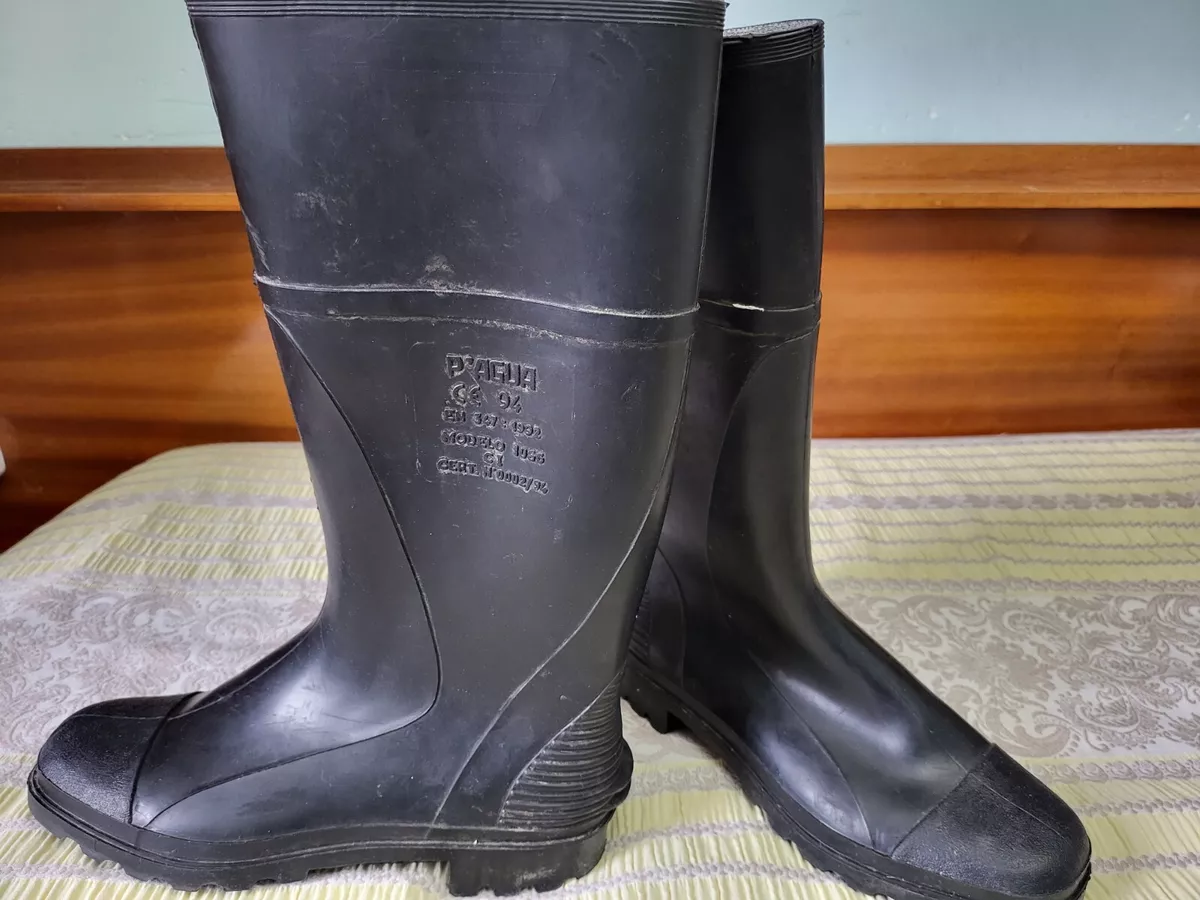 BOTAS AGUA HOMBRE TODO PLASTICO NUMERO 45 HECHAS EN ESPANA BOOTS COLOR  NEGRO