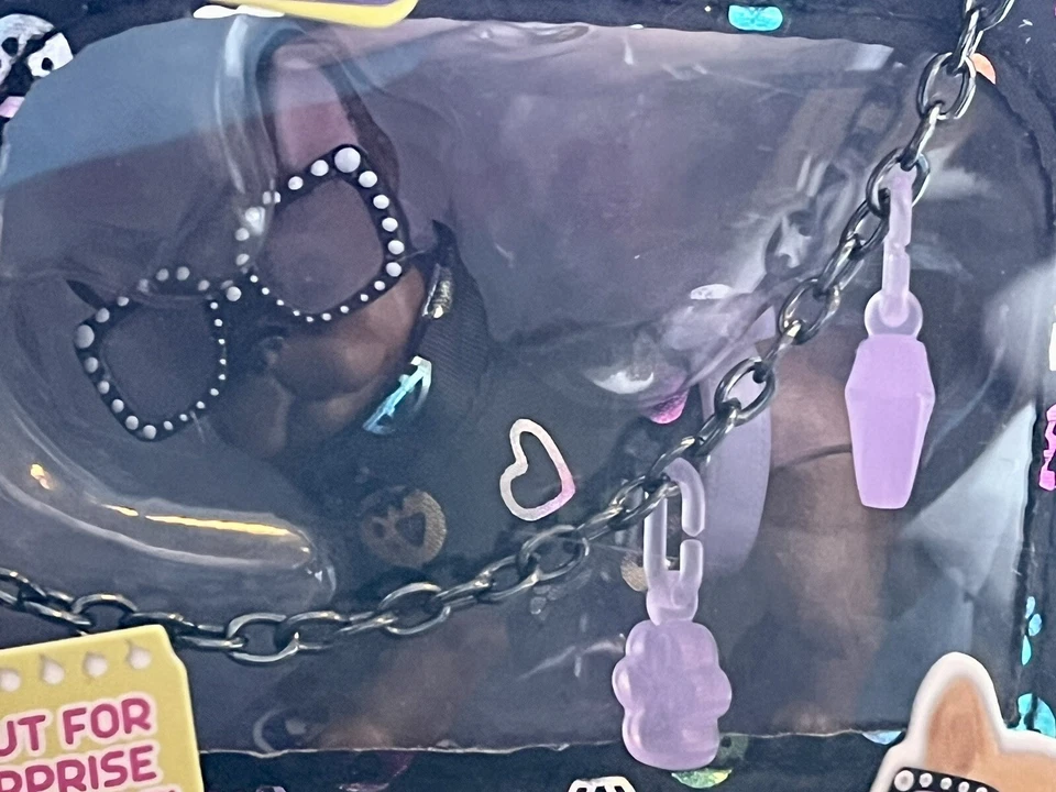 Porta mascotas Real Littles Cutie Carries Bulldog francés con dijes Nuevo en caja - Posable cachorro Foto 2 de 4