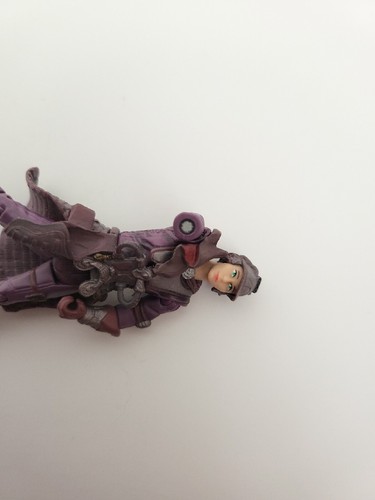 2001 Star Wars - Attack of The Clones - Zam Wesell Bounty Hunter Action Figure - Picture 9 of 13
