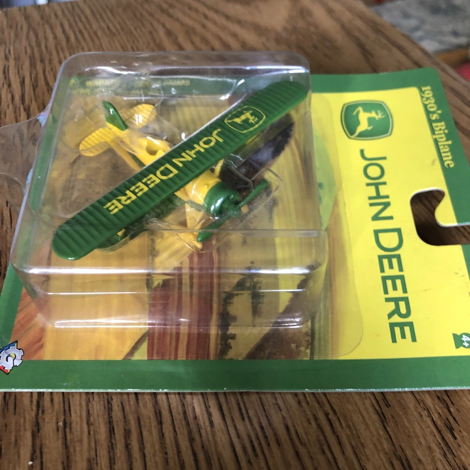 New John Deere 1930's BiPlane Green. Gearbox Die Cast Metal 2006 - Image 4 of 4