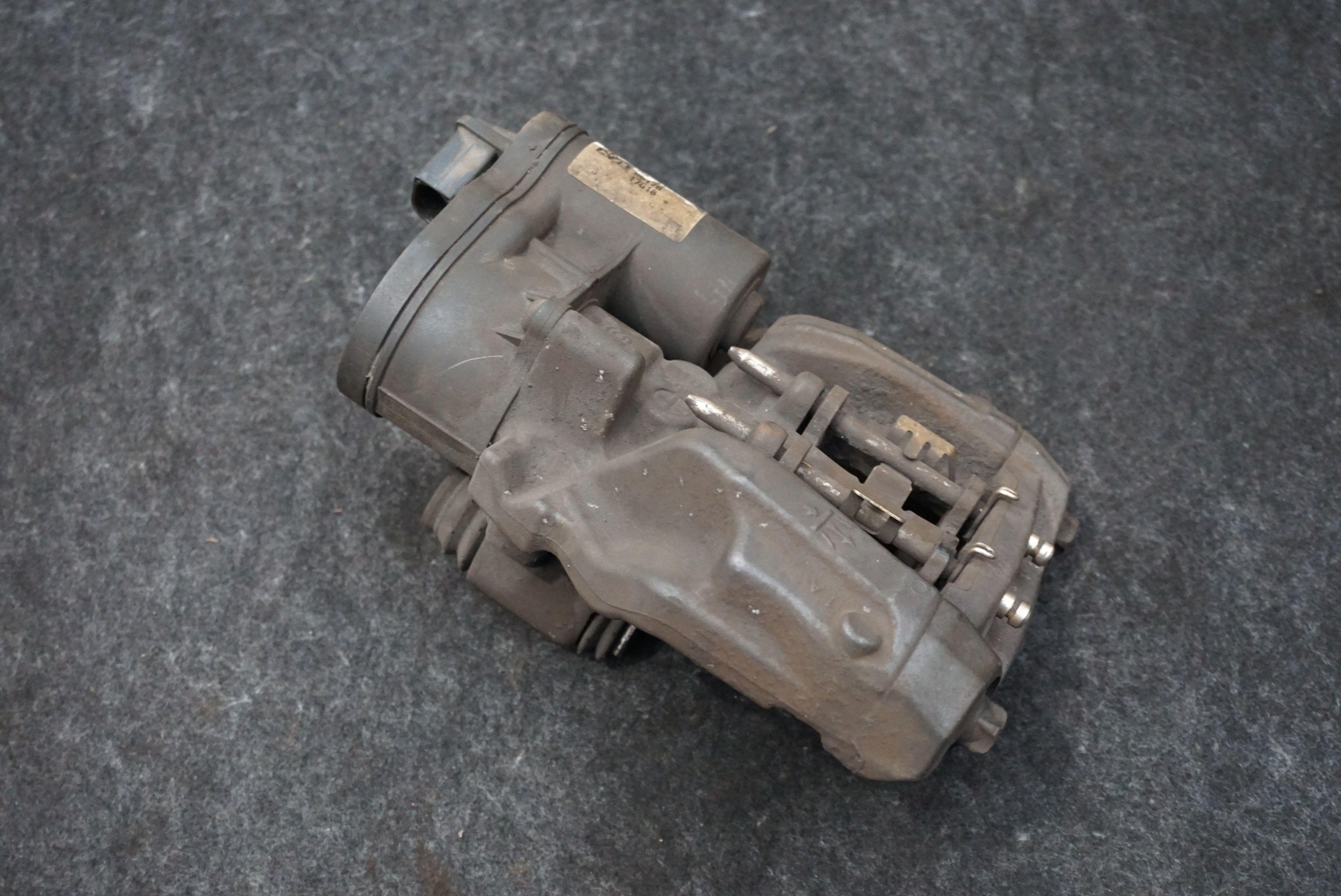 Rear Right Parking Brake Caliper OEM 670102058 Maserati Ghibli M157 2017-23