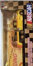 1999 Racing Champions NASCAR Gold Series Kenny Wallace 1:64 Die Cast Transporter