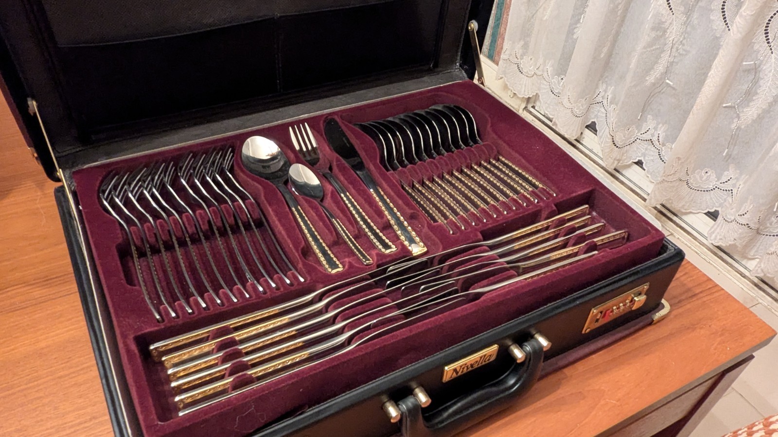 Ménagère NIVELLA Solingen Or 24K le cadeau de mariage idéal et intemporel