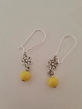 Silver flower and yellow bead dangle fashion earrings