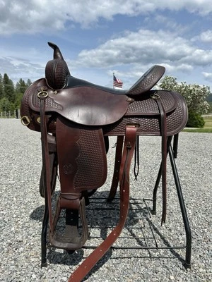 Horse Tack - 16 1/2” Circle Y Park & Trail Western Saddle - Image 1 of 4