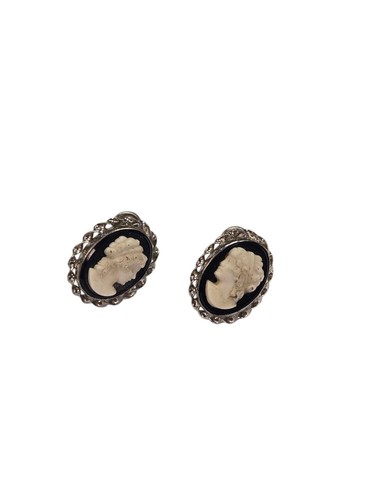 Vintage Cameo Screw Back Earrings Silver Setting Carved Shell