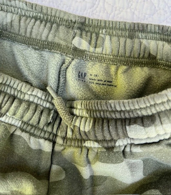 Gap Boys Cotton Mix Military Print Khaki Sweatpants Sz 8 - Image 2 of 2