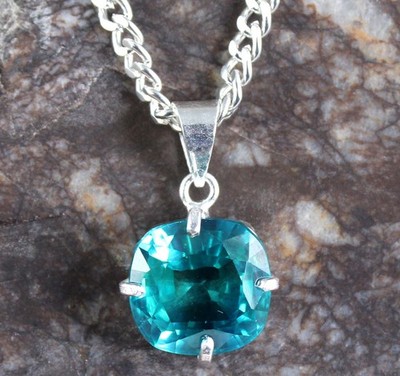 18,05 Ct Natürlicher Cushion Grandidierit Bluish Green Anhänger Silber 925 AGI