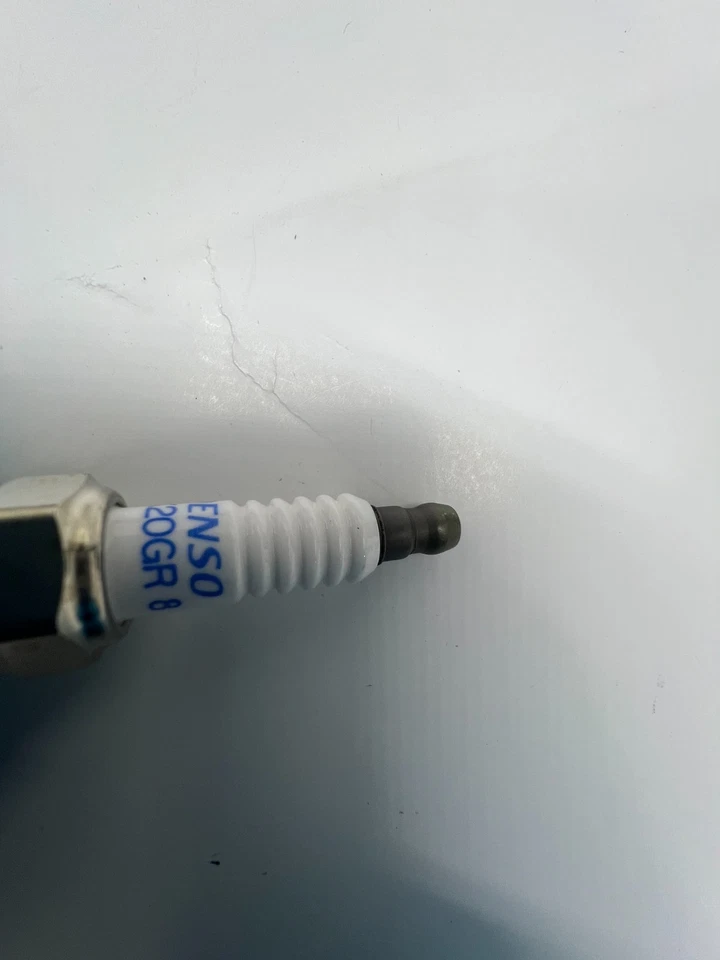 (CANTIDAD 4) Bujía doble platino Denso 3326 PK20GR8 para Volkswagen Jetta 2015 Foto 4 de 4