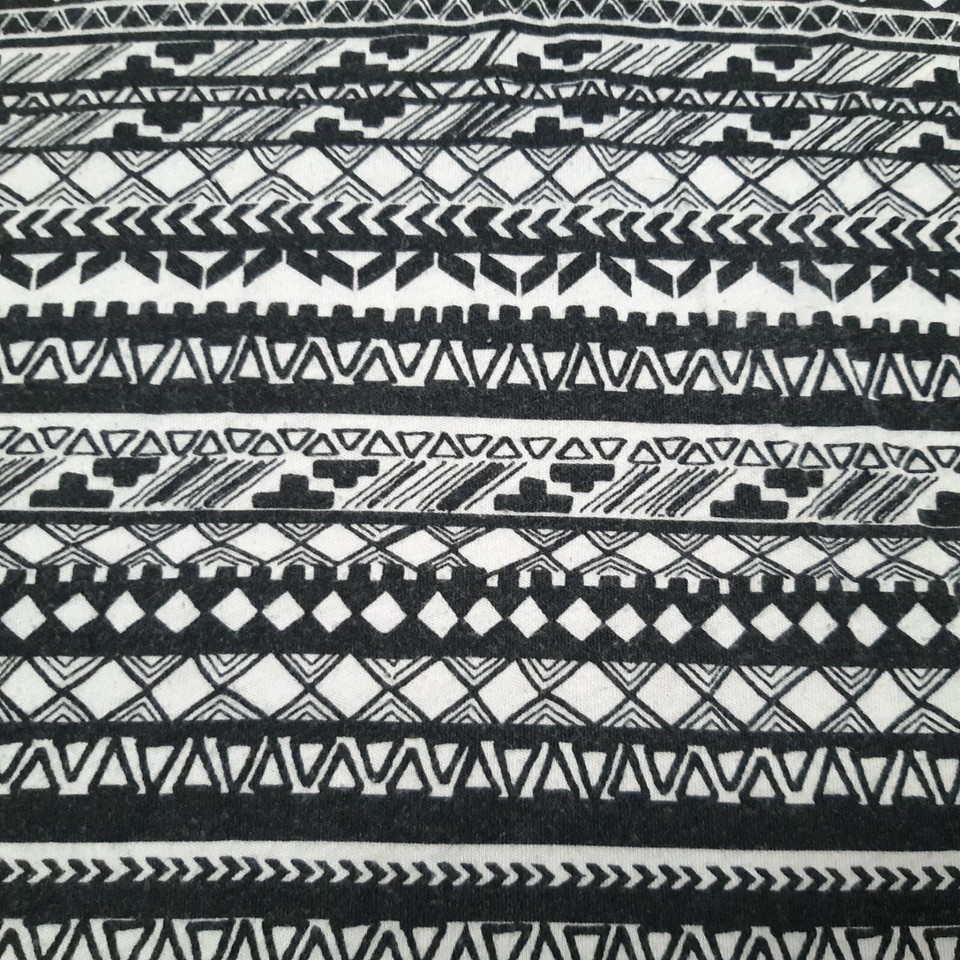 Mossimo Supply Co Aztec Top Size XL Black Short Sleeve VNeck 38 in