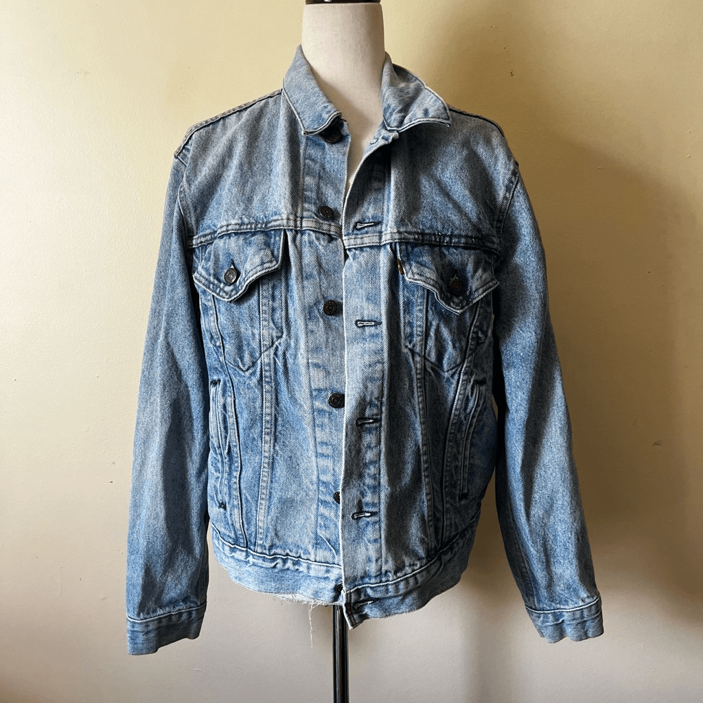 Vintage Levi’s Denim Jean Jacket Collared Button Down Made in USA Unisex Medium