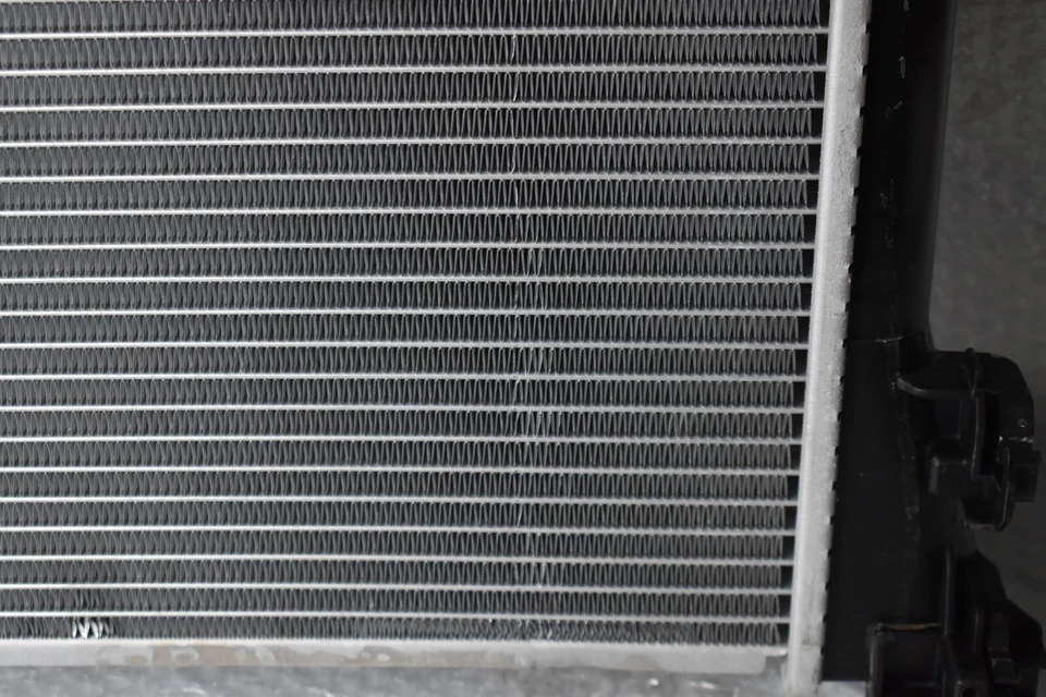 RADIADOR VOLKSWAGEN ROUTAN 2009-2014 POSVENTA Foto 2 de 4