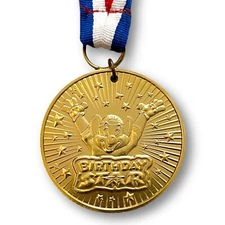 🌟RARE Vintage Chuck E Cheese Birthday Star Medallion Gold Metal🌟