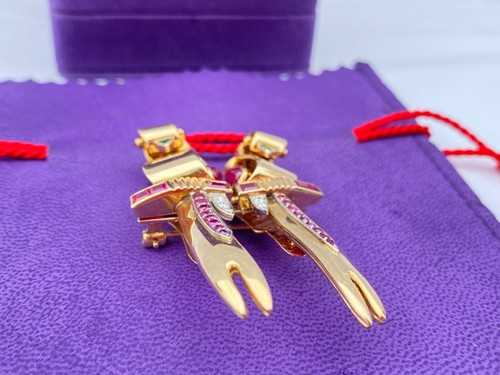 MAGNIFICENT 1950'S MAUBOUSSIN 18K GOLD, DIAMOND, RUBY EMERALD BIRDS BROOCH BOX - Picture 4 of 12