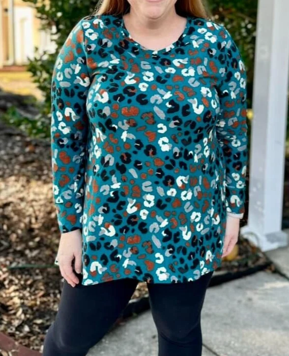 PEQUEÑA ELIZABETH LuLaRoe ~ PRESIÓN ANIMAL VERDE AZULADO ~ Top Manga Larga; Tallas 4-6 Foto 2 de 3