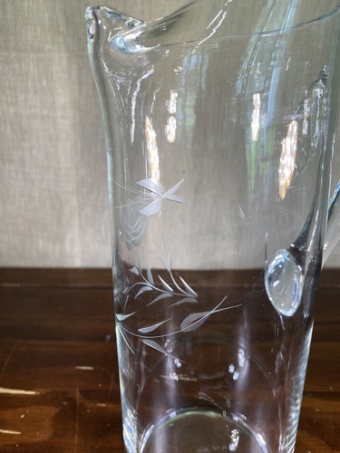 Vintage Hand Blown Etched Floral Glass Martini Cocktail Pitcher 10" 50oz GUC - Picture 9 of 16