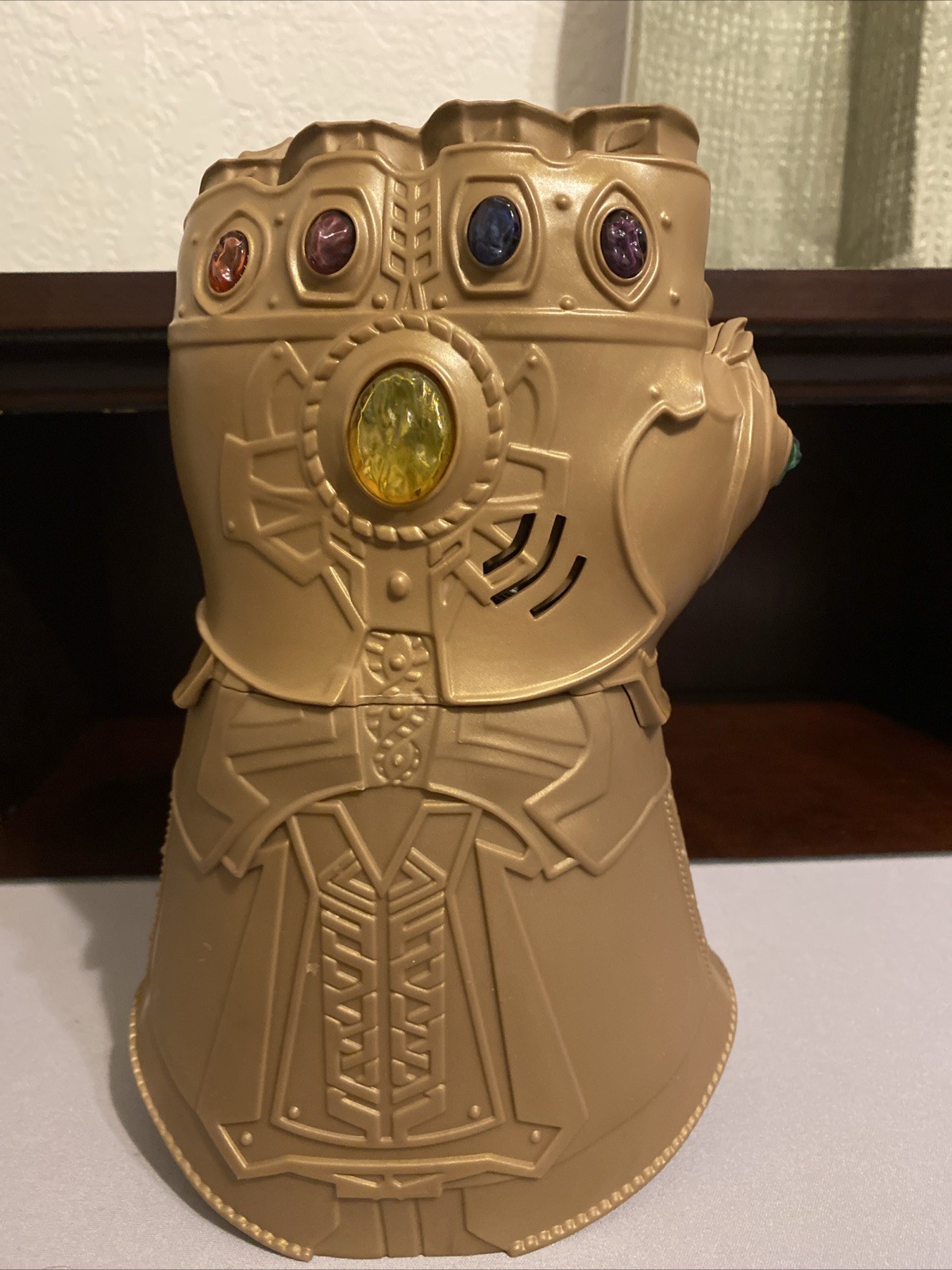 Marvel Avengers Infinity Gauntlet Toy Glove Hasbro 10" Thano