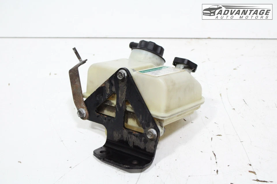 2018-2024 FREIGHTLINER CASCADIA 126 POWER STEERING RESERVOIR BOTTLE TANK OEM - Image 3 of 4
