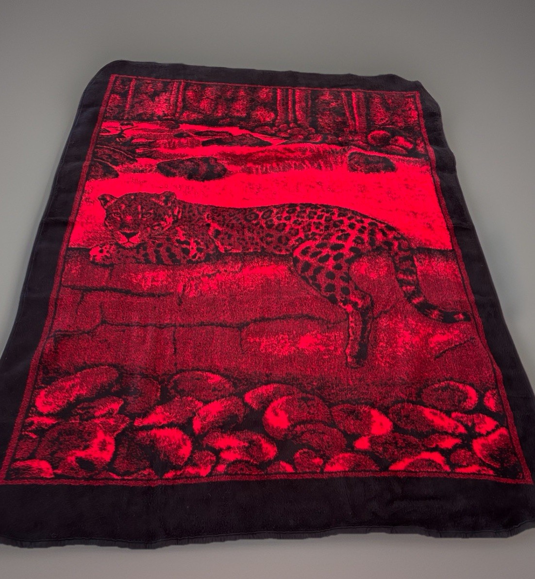San Marcos Blanket JAGUAR Black Red Reversible 220 X 180 CM EUC | eBay