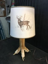 Vtg Taxidermy Rustic Deer 3 Leg  Hoof Lamp Shade White Tail Deer Hunting Cabin