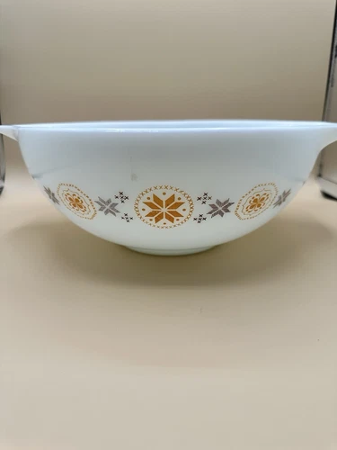 vintage pyrex mixing bowl town and country 444