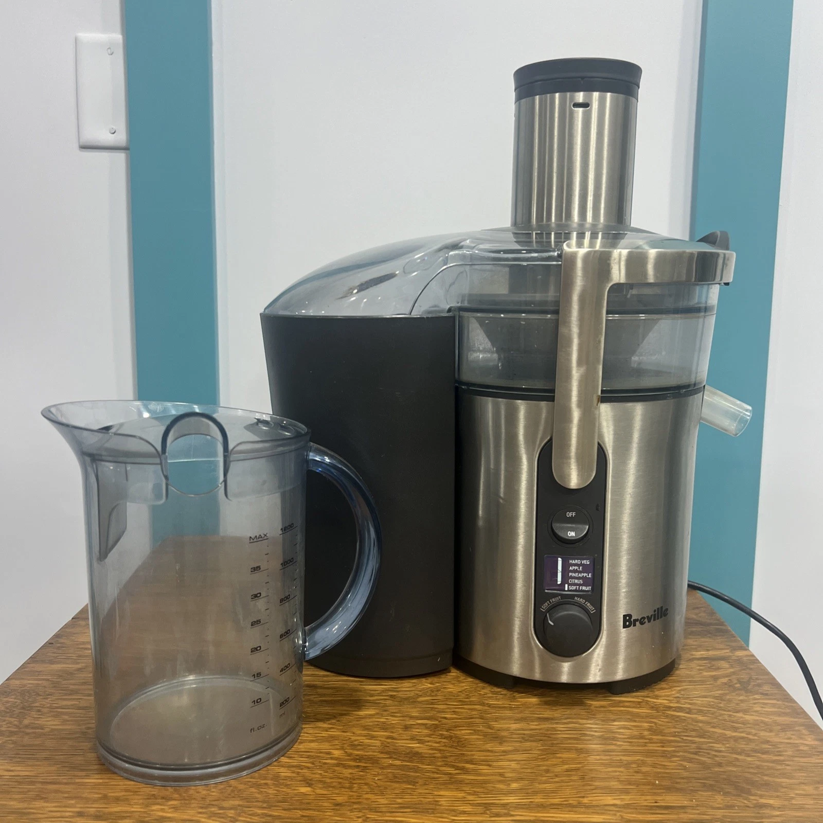 Breville BJE510XL Juice Fountain Multi-Speed 900W Centrifugal Juicer Complete