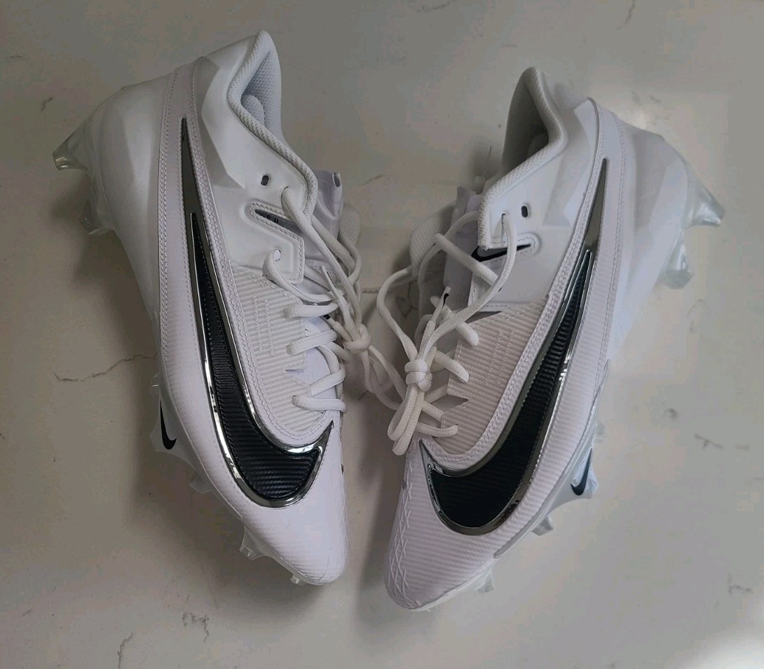 Size 11.5 Men display picture 3