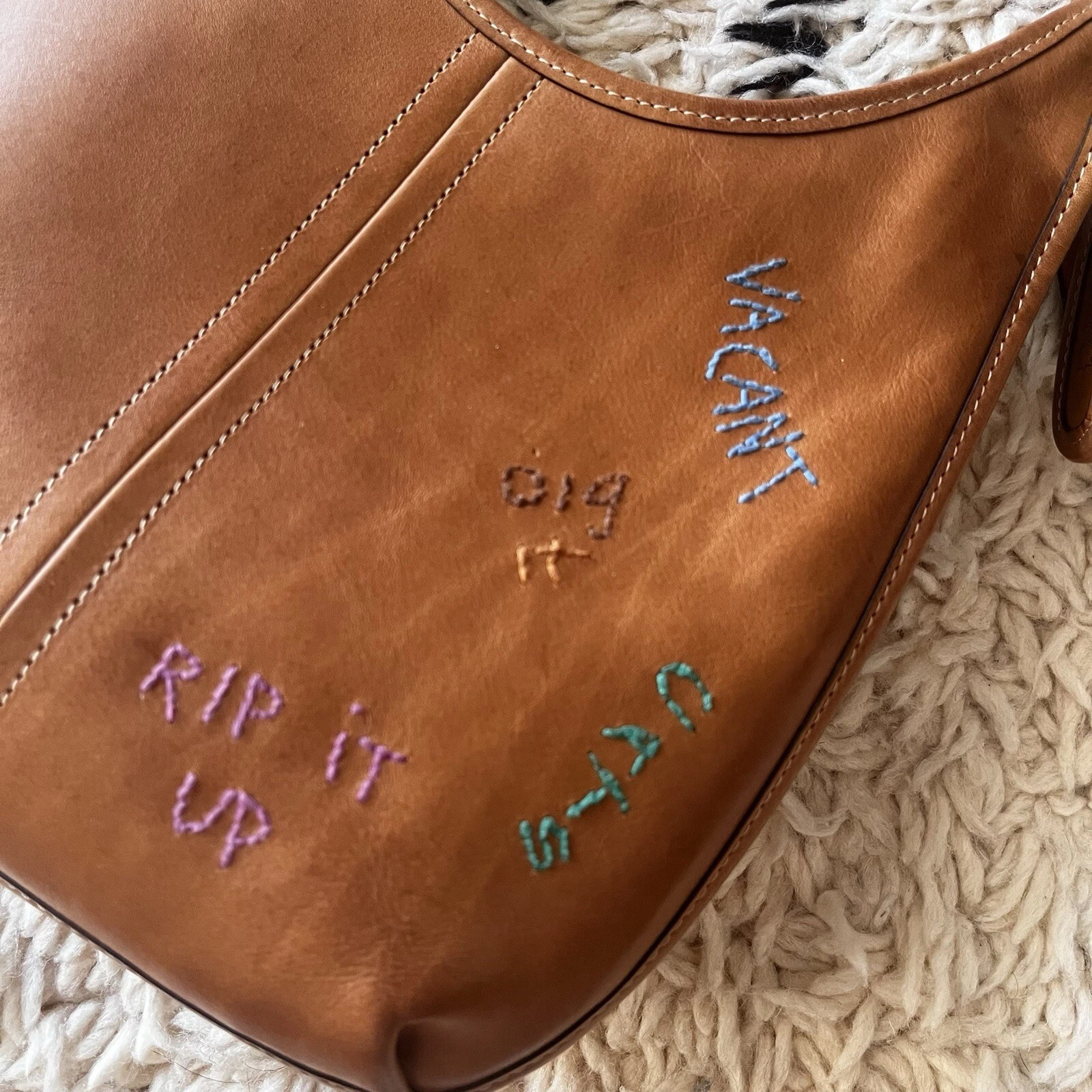 Borsa hobo Coach Forever Ergo con tracolla ricamata C4473 pelle marrone cammello