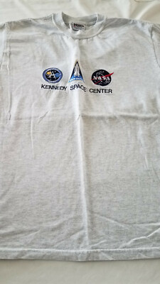 VTG KENNEDY SPACE CENTER Apollo NASA Space Shuttle NASA Patches MEDIUM TShirt