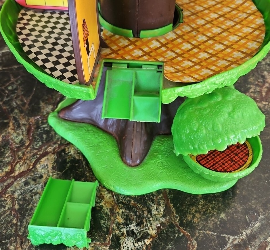 Vintage 1975 Kenner Tree Tots Family Tree House Incomplete
