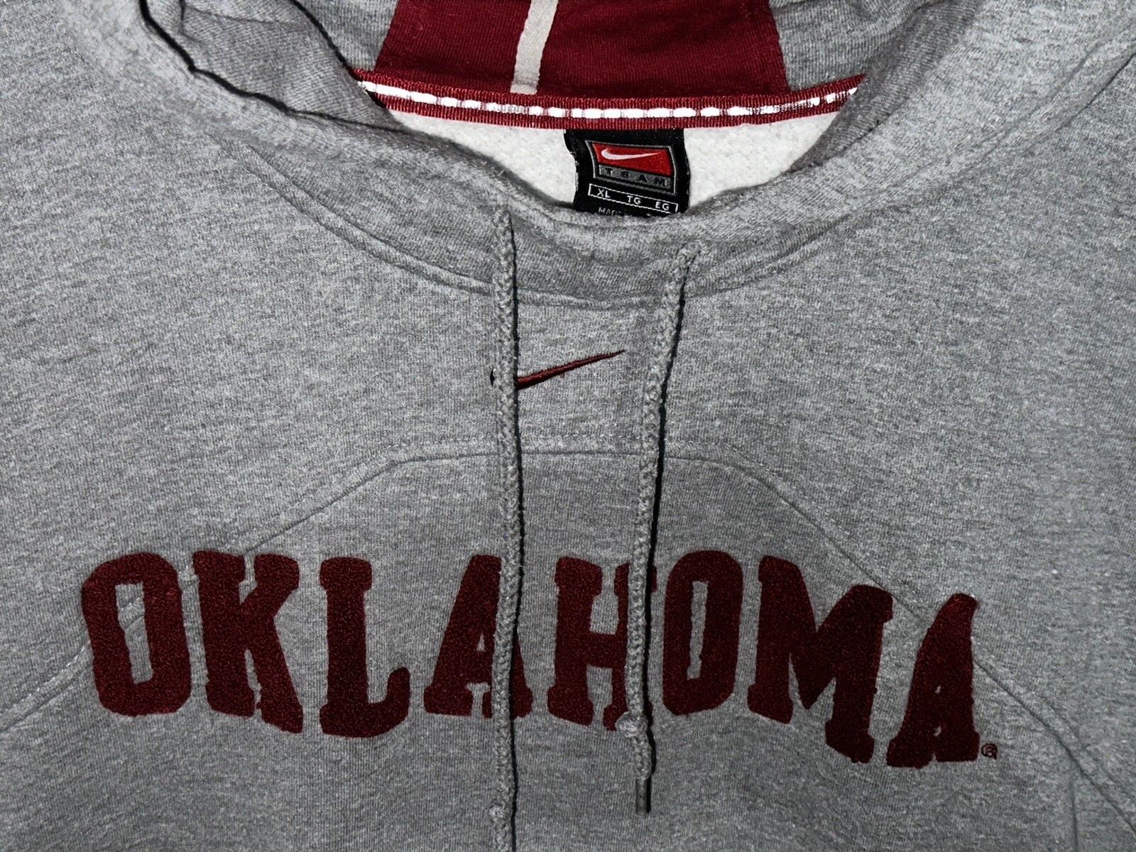 VETEMENTS Felpa con cappuccio vintage Nike Oklahoma autentica Team Apparel. Taglia XL. $80...obo