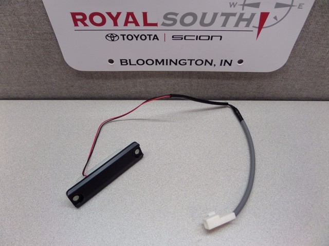 Toyota Tundra 2004 - 2006 DCB Door Belt Molding 4pc Set Genuine OEM OE