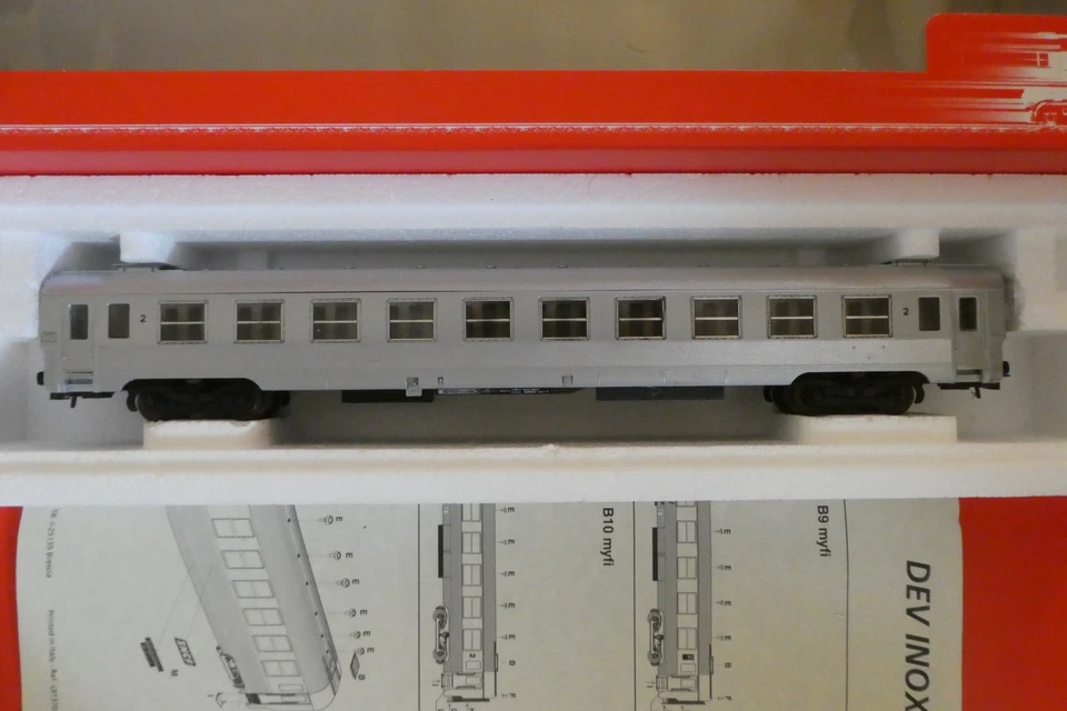 voiture voyageurs DEV Inox longue 2ème classe SNCF Rivarossi HO ref 3701 - Photo 2/4