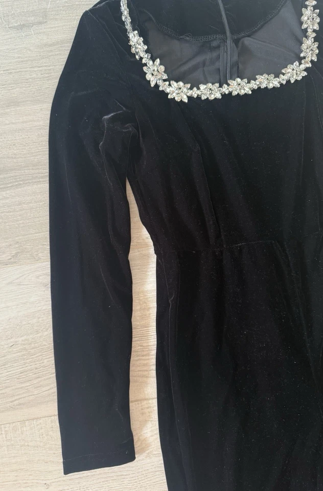 Черный бархатный комбинезон с длинным рукавом с хрустальным вырезом - Изображение 3 из 4