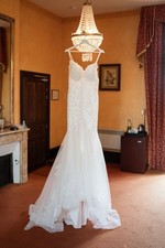 Luna Novias “Cata” Wedding Dress + Vail (Size 14)